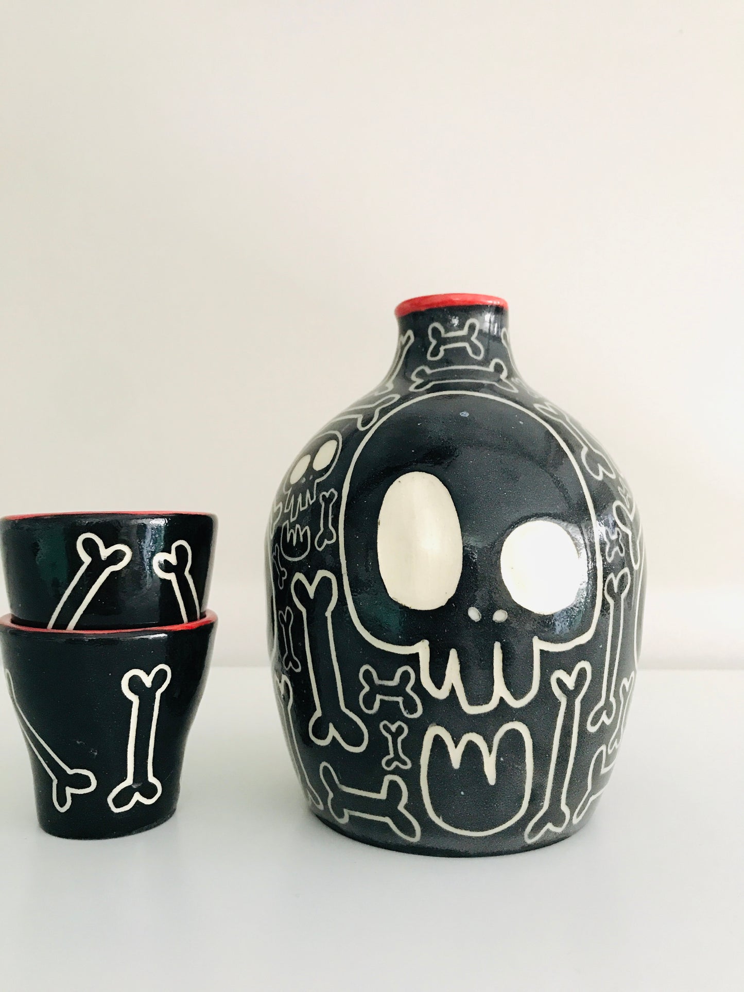 Skull & Bones Drinking Set A