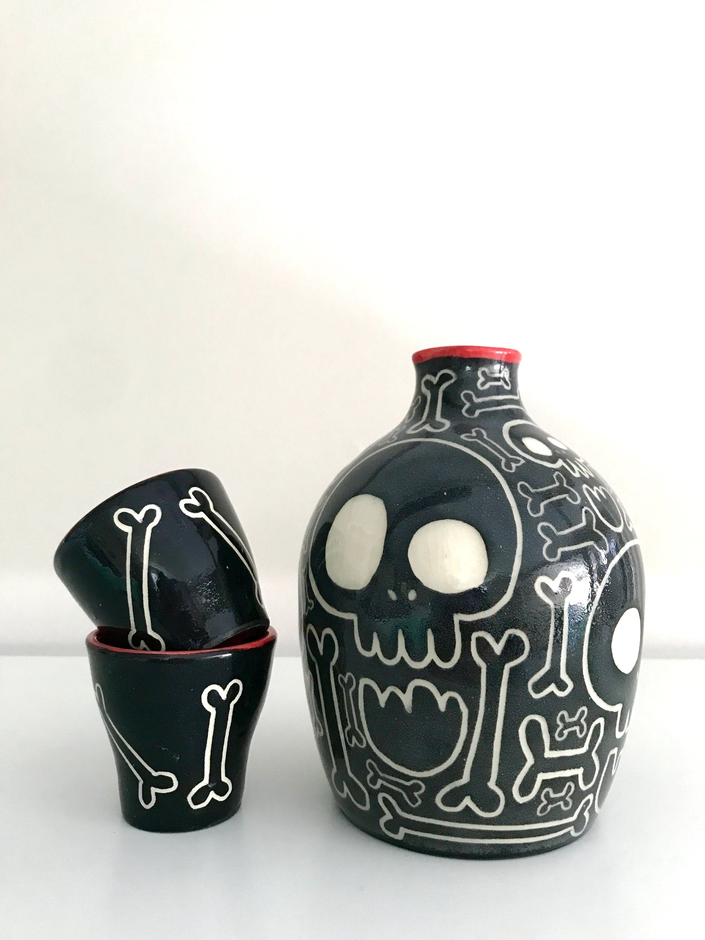 Skull & Bones Drinking Set A