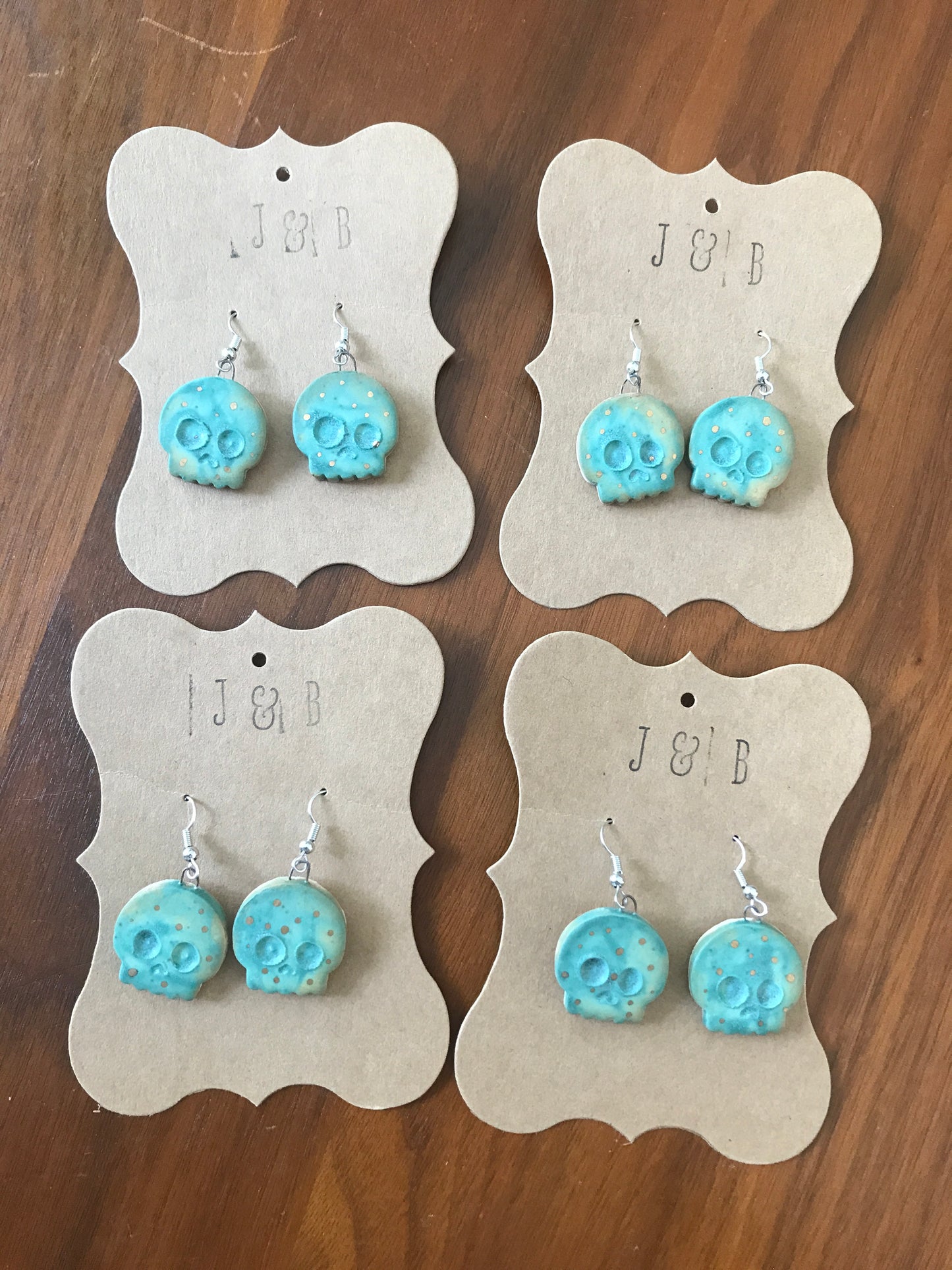 Skull Earrings - Gold Patina