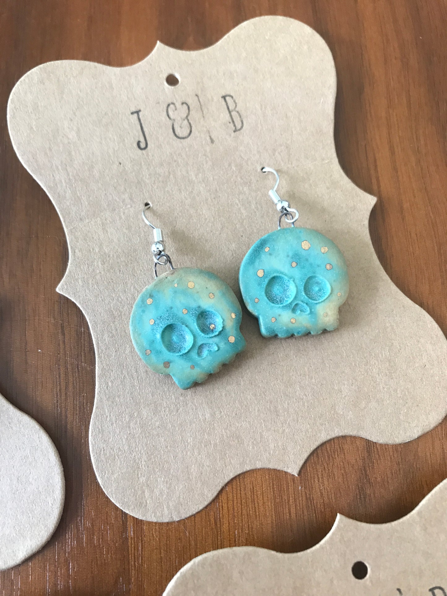 Skull Earrings - Gold Patina