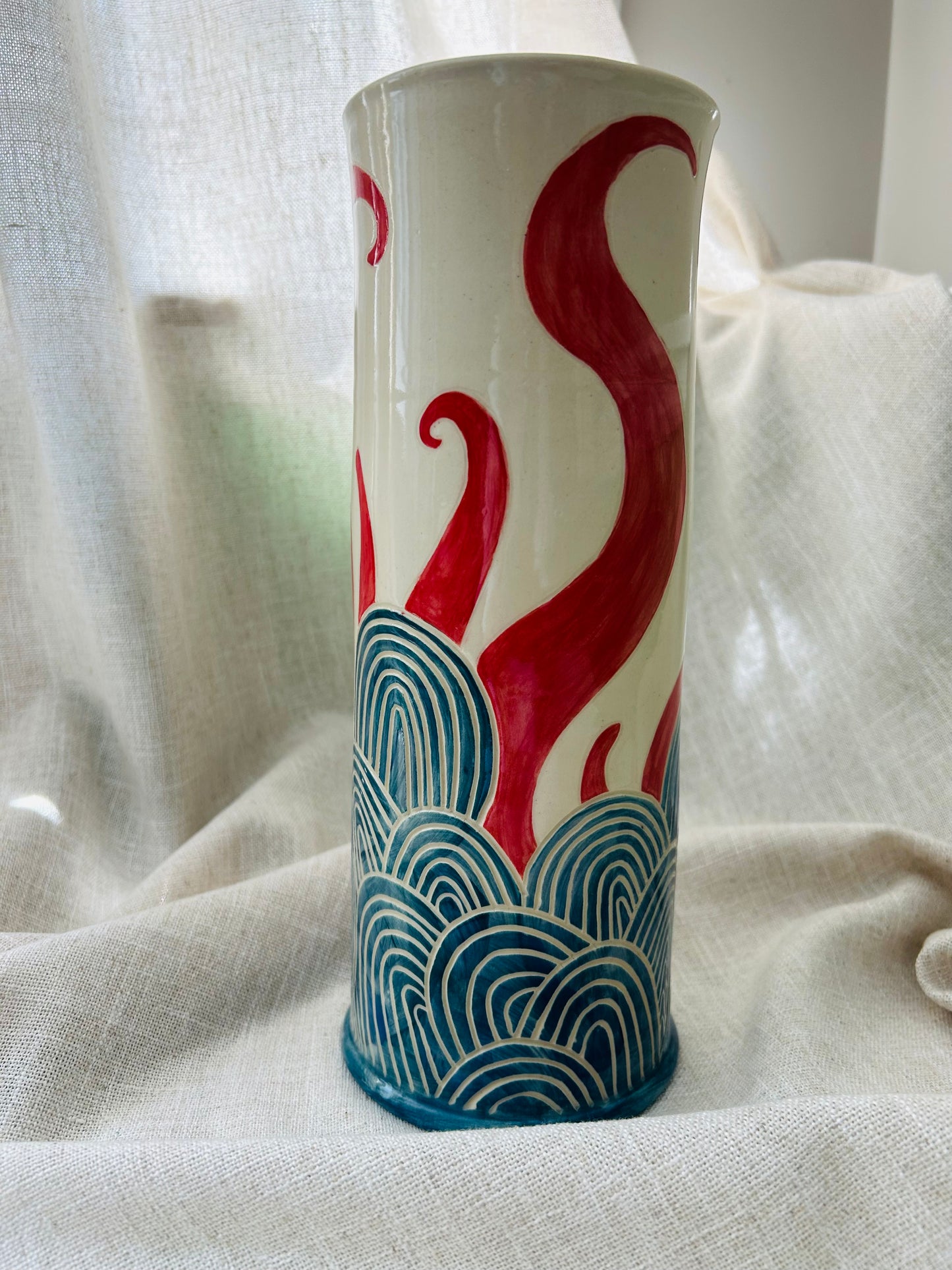 Sealife Vase: Red Tentacles