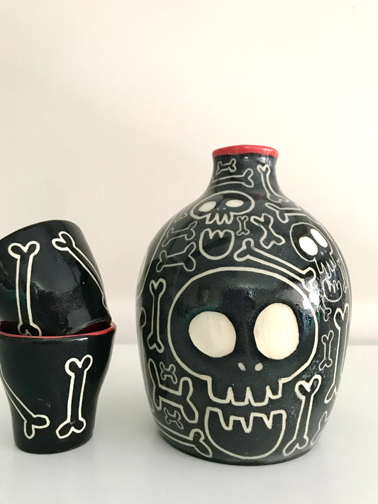 Skull & Bones Drinking Set A
