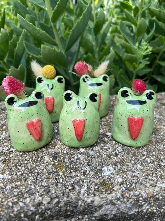 Frog Bud Flower Holder- Hearts