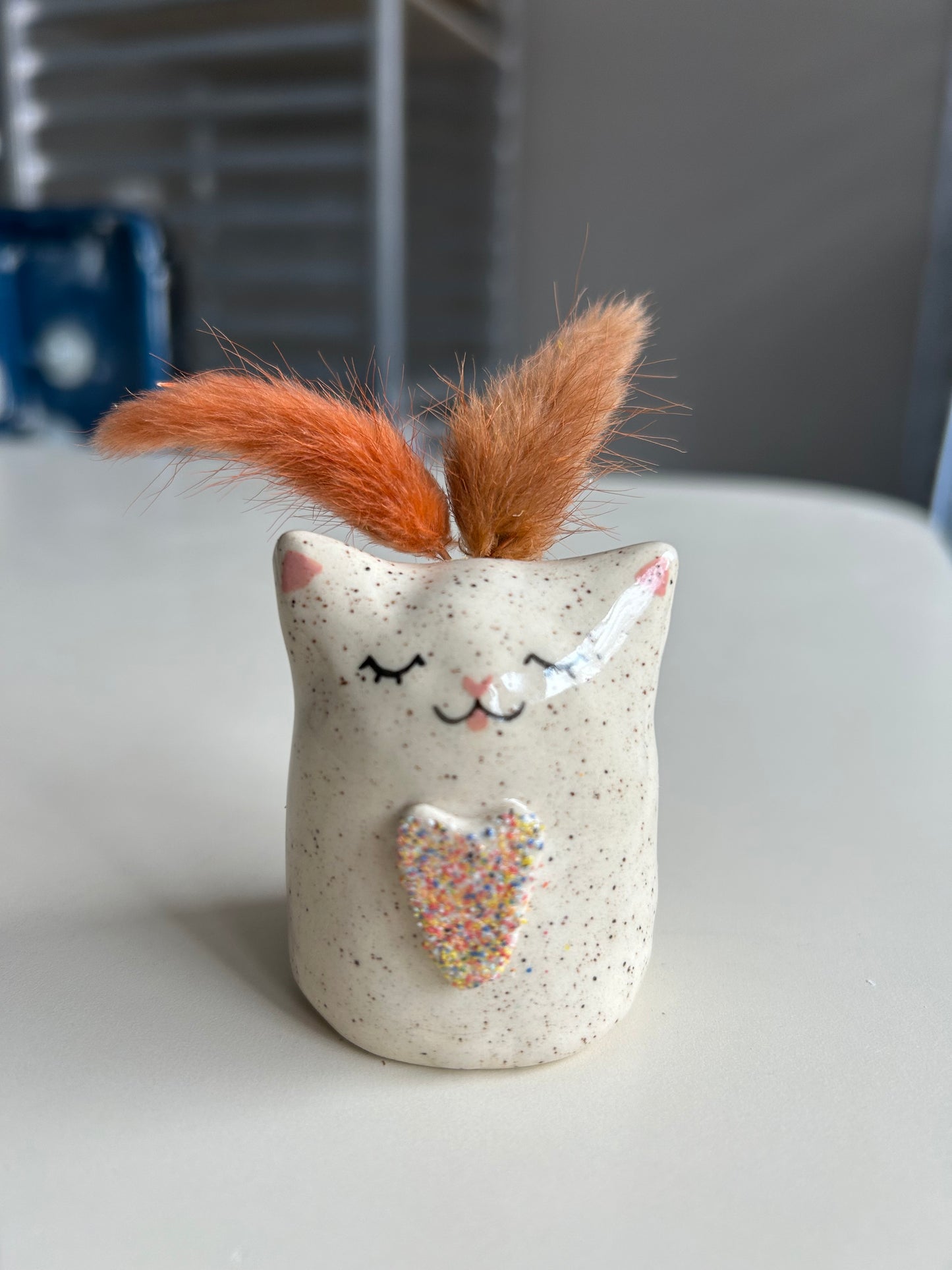 Cat Bud Holder- Sprinkle Hearts