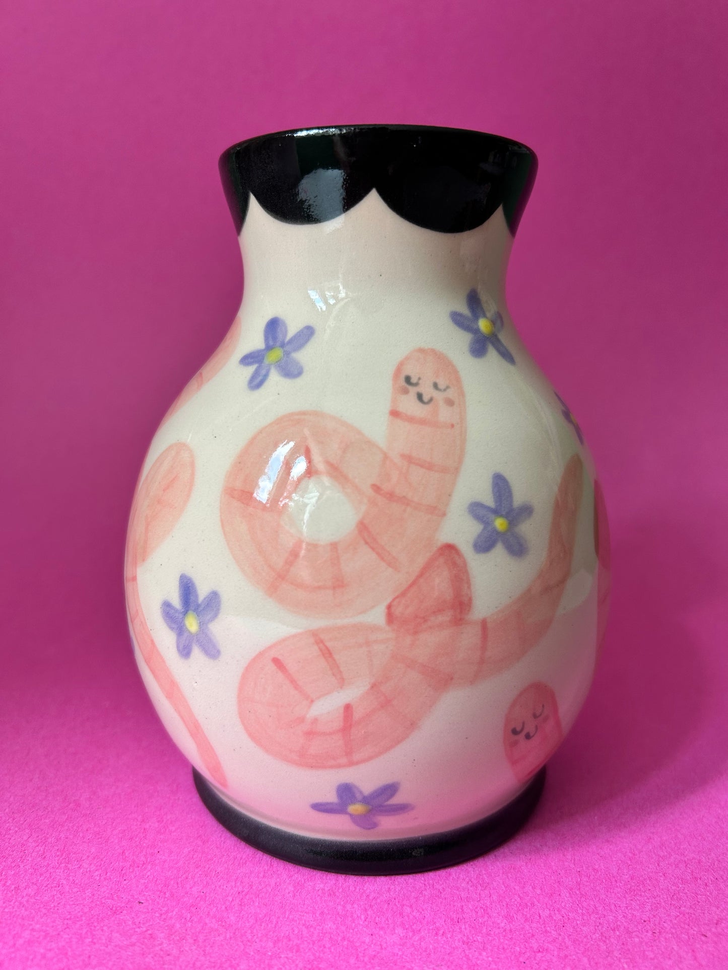 Worm Vase- black